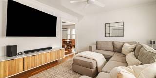 11 Hillview Avenue Gallery 16