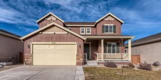 Beautiful 5 Bedroom Home Available NOW! Gallery 1