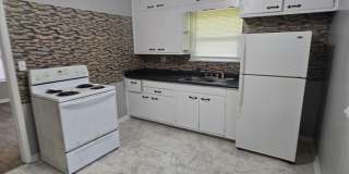 Two Bedroom Duplex Located on Eastside by 38th St and Emerson Ave Gallery 8