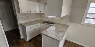 Comfortable 3-Bedroom Ranch with Garage and Private Yard Gallery 6