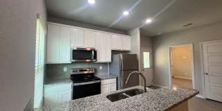 Elegant Home in Seguin! Gallery 6