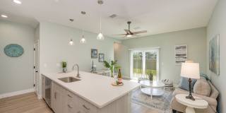 900 PADDLEBOARD CT TOWNHOUSE IN HEART OF MELBOURNE Gallery 7