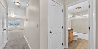 Clean 2 Bedroom. 2 bath apartment Gallery 20