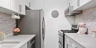 350 Albany Street Gallery 6