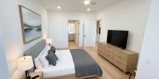 Remi Downtown Gallery 32