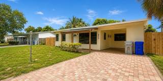 930 NE 23rd Ct Gallery 13