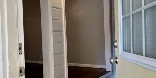 107 N Gillette Ave Gallery 5