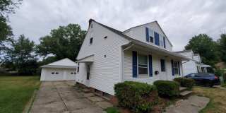 Charming 4-Bedroom Property in Prime Location Gallery 5