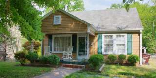 Charming 2 bedroom, 1 bath bungalow with fenced yard in Lakewood Gallery 1