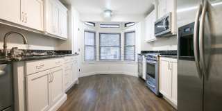 2 Bedroom, 2.5 Bath Walking Distance From the Riverside Trails and Downtown! Gallery 1