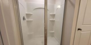 Room in 3 Bedroom Home at Guildford Hill Ln Gallery 3