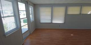 Affordable 3 bed/ 2 bath Mobile Home Available NOW! Gallery 4