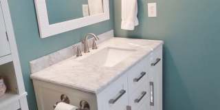 Beautiful end condo in great Powell location!! Gallery 24