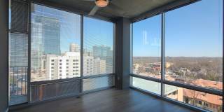 Modern Corner Unit 1BR Condo in Midtown with Skyline Views Gallery 6