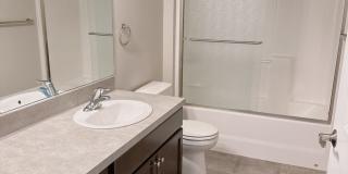 Spacious 3 & 4 Bedroom Apartments Near WWU + Downtown Gallery 55
