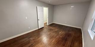 332 E Lincoln St Gallery 15