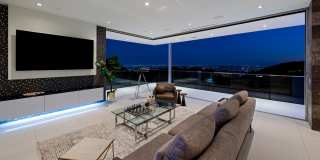 7080 Mulholland Dr Gallery 10