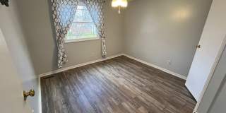 Beautifully remodeled 3 bedroom, 2.5 bath, 2 car garage Gallery 26