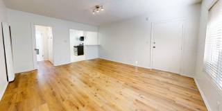 351 S. Manhattan Pl. Gallery 5