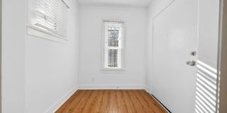 5225 De Longpre Ave. Gallery 5