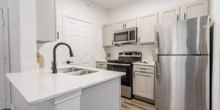 9th St Apartment Gallery 9