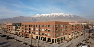 120 & 220 Bend Gallery 63