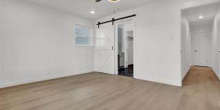 2910 W Crawford Street Gallery 22
