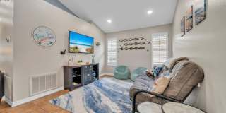 Gorgeous 4 bedroom pool house for rent w/ deeded beach access + pool & yard service included in the rent! Gallery 8