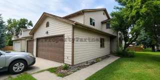 Spacious 3 Bed/2.5 Bath Duplex with Garage! Gallery 1