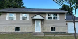 3 Bedroom, 3.5 Bath w/Garage Single Family Home in Camanche, IA Gallery 1