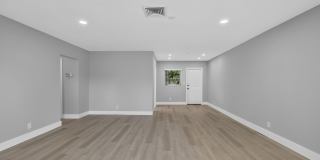2755 NE 28th Avenue Gallery 7