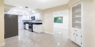 3730 NE 13th Terrace Gallery 7