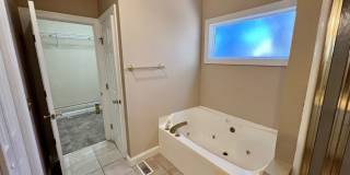 3BR 2.5BA + Bonus Executive Townhome Near MTSU, FREE Lawn Care! Gallery 22