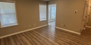 Ground floor 2 bed condo with no neighbors above or below Gallery 1