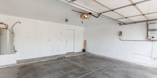 Charming 3 bed, 2.5 bath in El Mirage! W/POOL!! Gallery 31