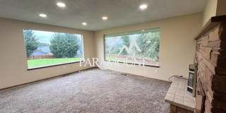 Tucked Away Upper 2 Bedroom Duplex in Port Orchard Gallery 1