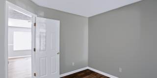 5439 Lake Boggs Street Gallery 54
