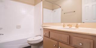 Stunning Updated 2BD/2BA Condo in Signal Hill AVAILABLE FOR IMMEDIATE MOVE IN Gallery 7