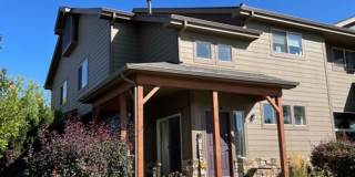 Gorgeous End-Unit Townhome Backing to Open Space! Gallery 1
