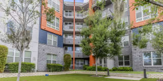 Edge at 1702 Gallery 7