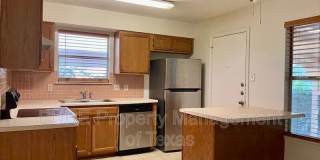 1421 Garden Path Gallery 14