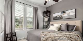 Luxury 2BR + Den Townhome in Amenity-Packed Community - Encanterra Gallery 19