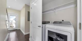 Tufts 5 bed 5.5 bath duplex - JUNE 1st Gallery 16