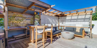 ***VACATION HOME AVAILABLE FROM MAY 15TH- OCTOBER 31ST*** MONTH TO MONTH Gallery 33