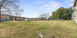2Br/ 1Ba - Beautifully renovated first-floor walkout condo in water privileged community available now! Gallery 30