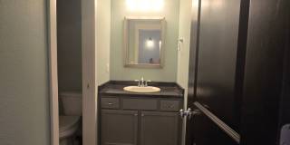 Beautiful 2 bed 1.5 bath townhome Gallery 20