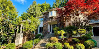 Beautiful Home in Lake Oswego with Private Sports Court in the Sought After Westview Estates! Beautiful Home in Lake Oswego with Private Sports Court in the Sought After Westview Estates! Gallery 1