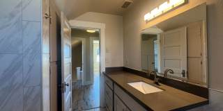 Huge 4 bedroom -A stones throw to PLU! Gallery 26
