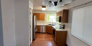 Spacious 5 Bedroom 3 Bath Home Gallery 8