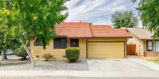 3 bed 2 bath home for RENT in Modesto by Highway 99 and Costco! Gallery 1